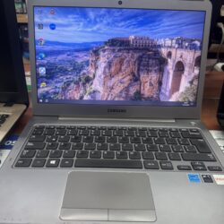 Notebook Samsung 535U - AMD A6-4455M -6G DDR4 - Hdd 500 gb- 13,3"- W10 Pro